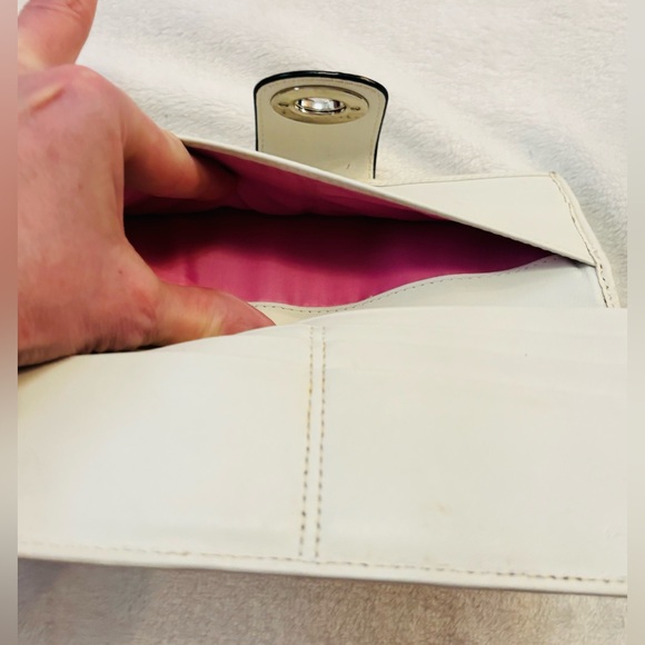 Coach Buttery Soft Leather Turn Lock Wallet EUC - Picture 11 of 15